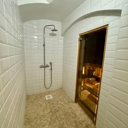 Kesklinna Laeheduses Appartamento Tartu